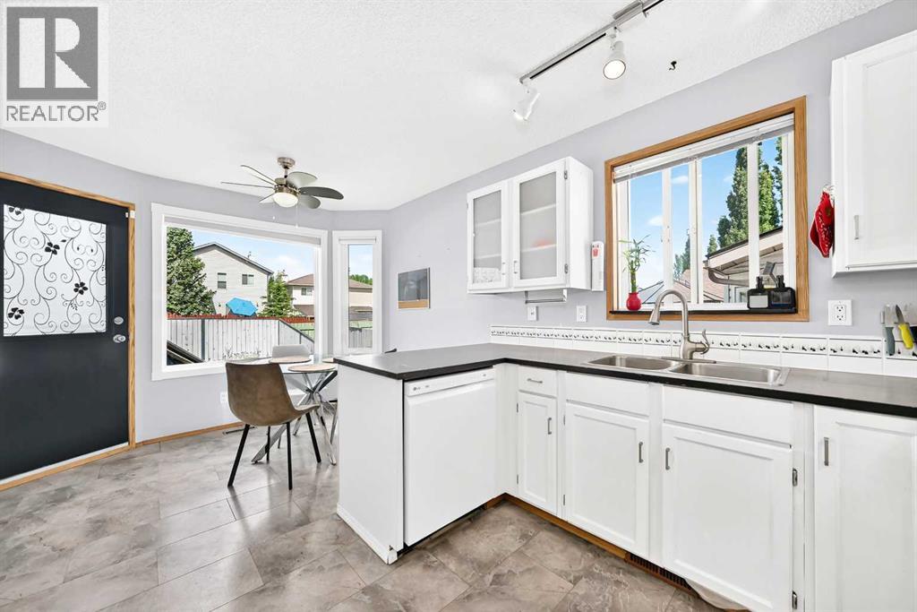 47 Harvest Glen Rise NE, Calgary, Alberta  T3K 4C1 - Photo 11 - A2321581
