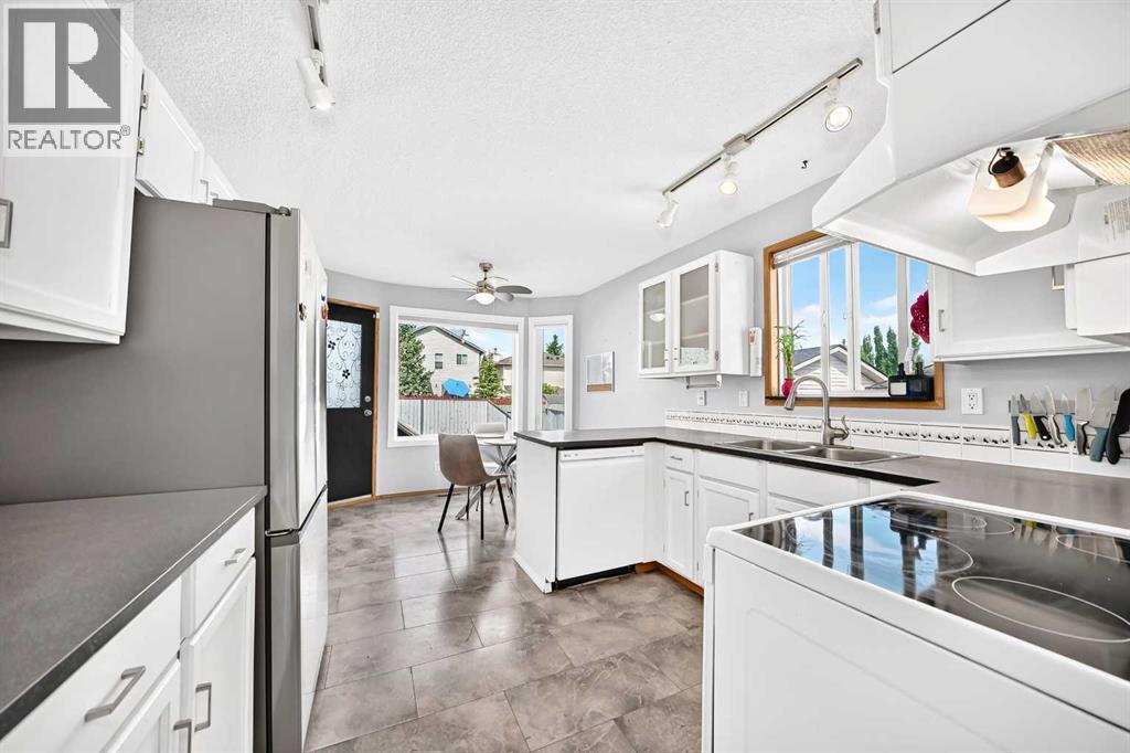 47 Harvest Glen Rise NE, Calgary, Alberta  T3K 4C1 - Photo 15 - A2321581