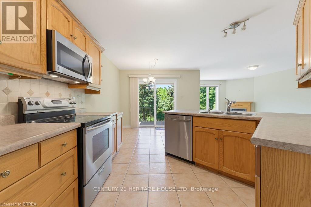 30 Cobblestone Drive, Brant, Ontario  N3L 4G1 - Photo 10 - X13475344