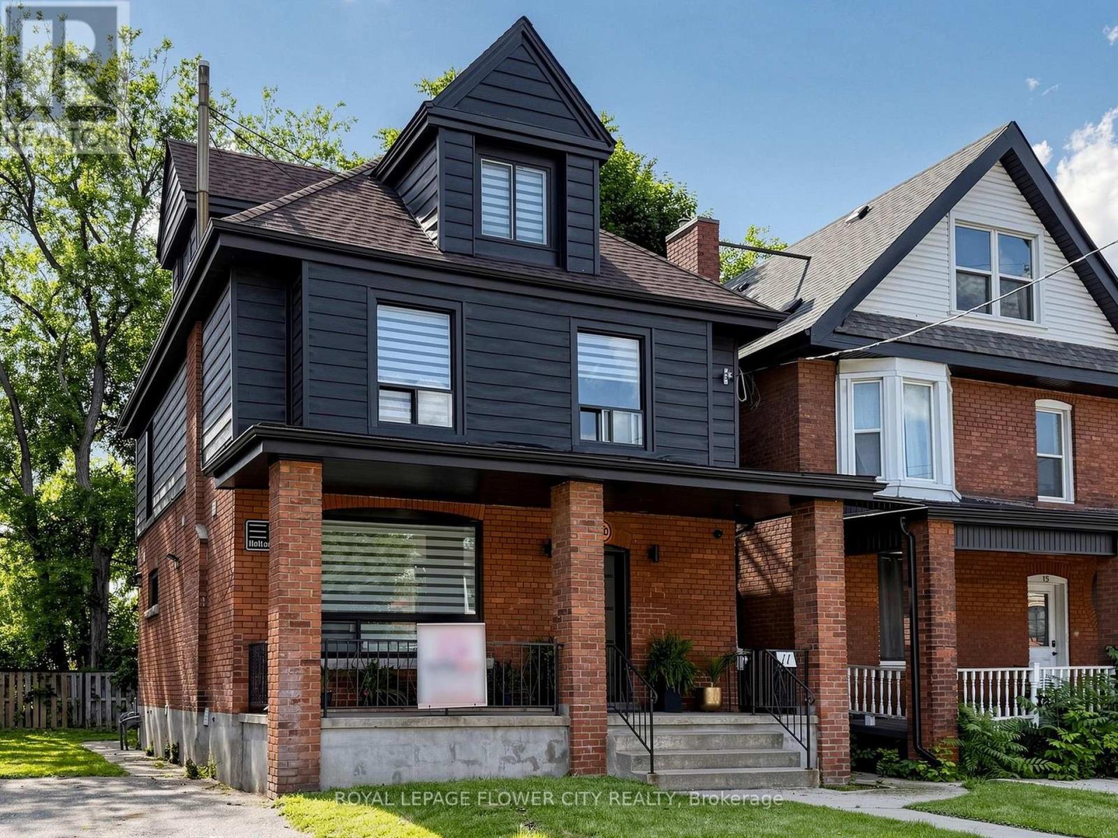 11 HOLTON AVENUE N, Hamilton, Ontario