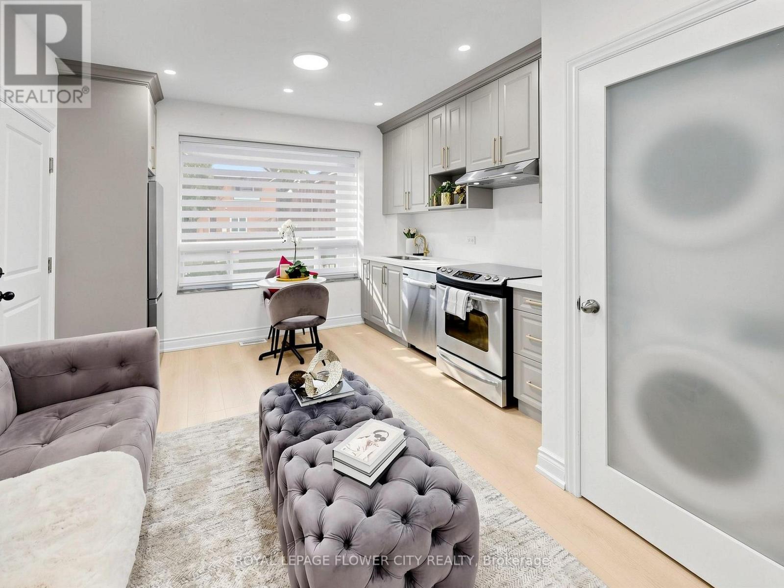 11 Holton Avenue N, Hamilton, Ontario  L8L 6H3 - Photo 7 - X13475376