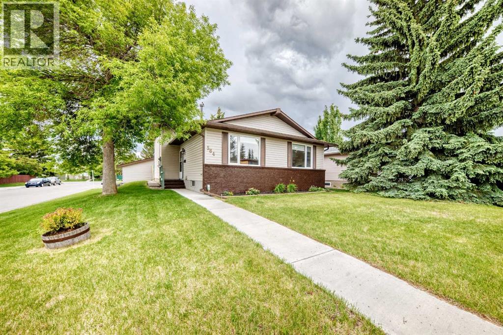 584 Woodhill Place SW, Calgary, Alberta  T2W 3L5 - Photo 2 - A2320553