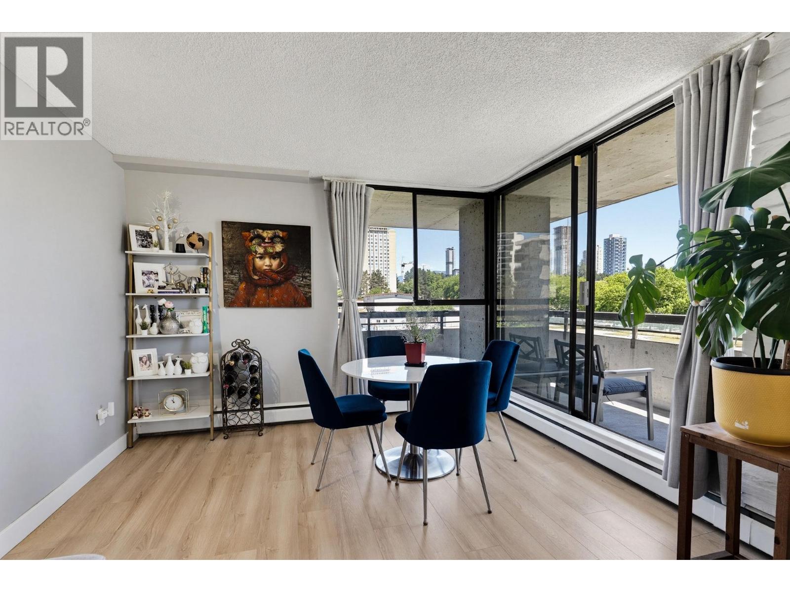 302 3737 Bartlett Court, Burnaby, British Columbia  V3J 7E3 - Photo 5 - R3138332