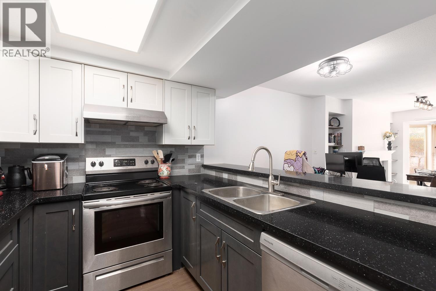 1 1215 Brunette Avenue, Coquitlam, British Columbia  V3K 6W2 - Photo 11 - R3138358