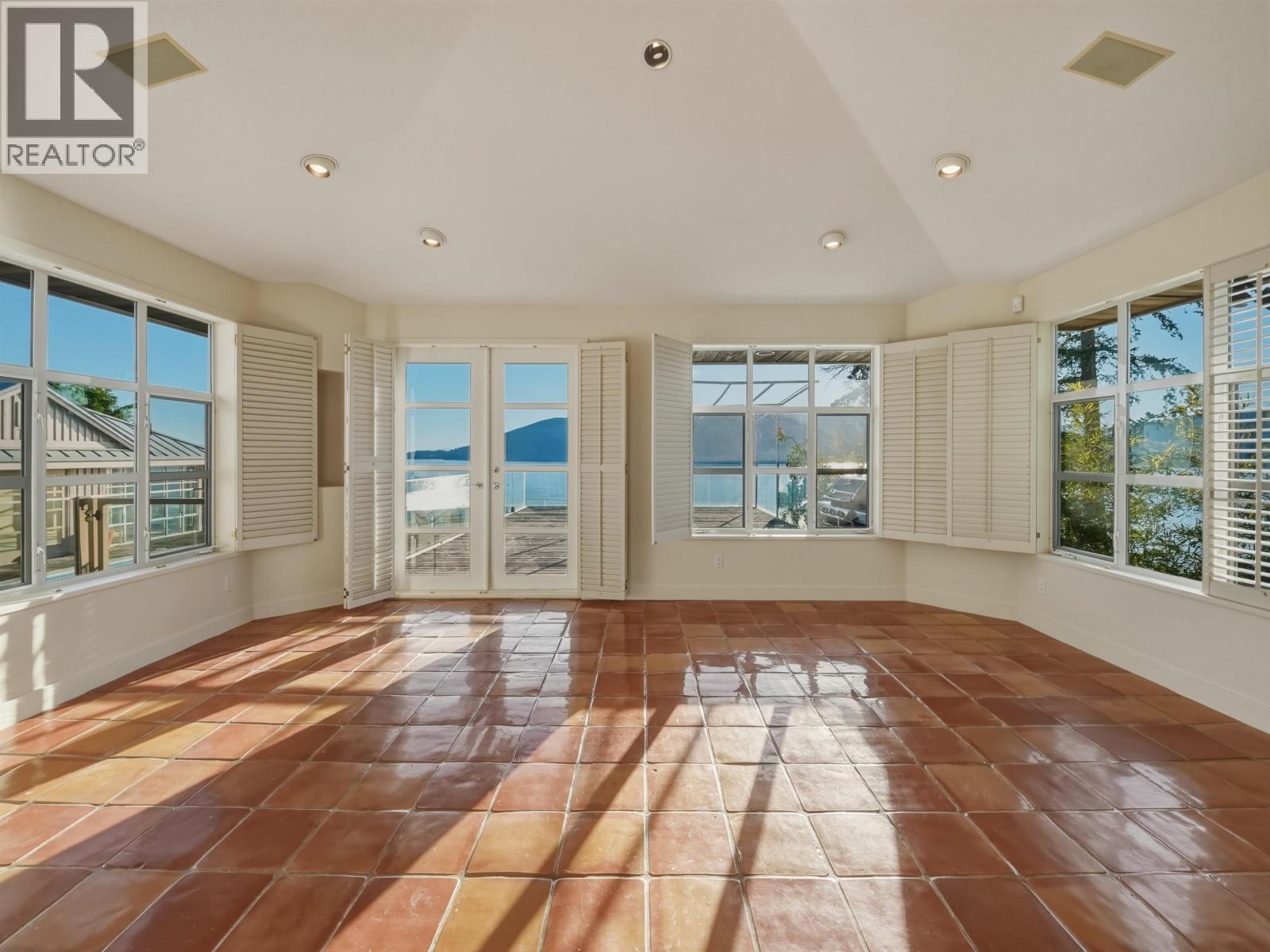 6231 Taylor Drive, West Vancouver, British Columbia V7W 1Y8 - Photo 16 - R3138329