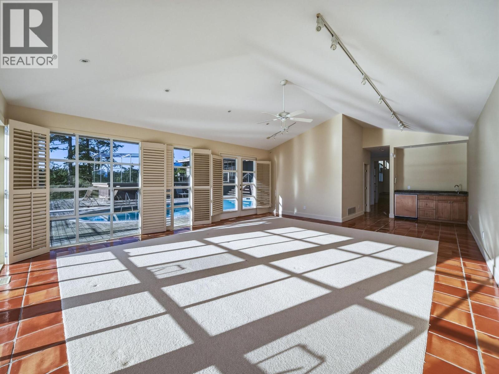 6231 Taylor Drive, West Vancouver, British Columbia V7W 1Y8 - Photo 24 - R3138329