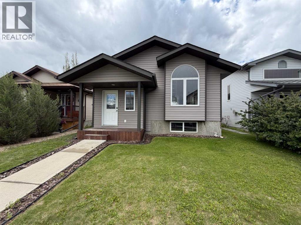157 Oswald Close, Red Deer, Alberta  T4P 0C1 - Photo 1 - A2323138