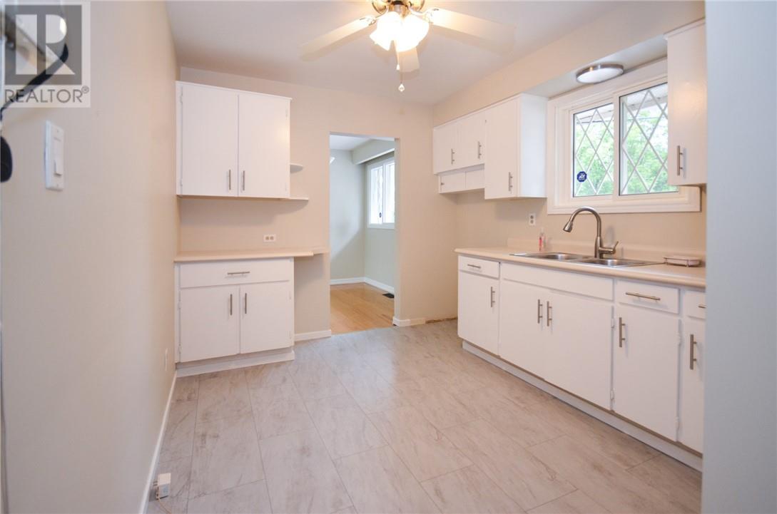 640 Westmount, Sudbury, Ontario  P3A 1B5 - Photo 3 - 2128738