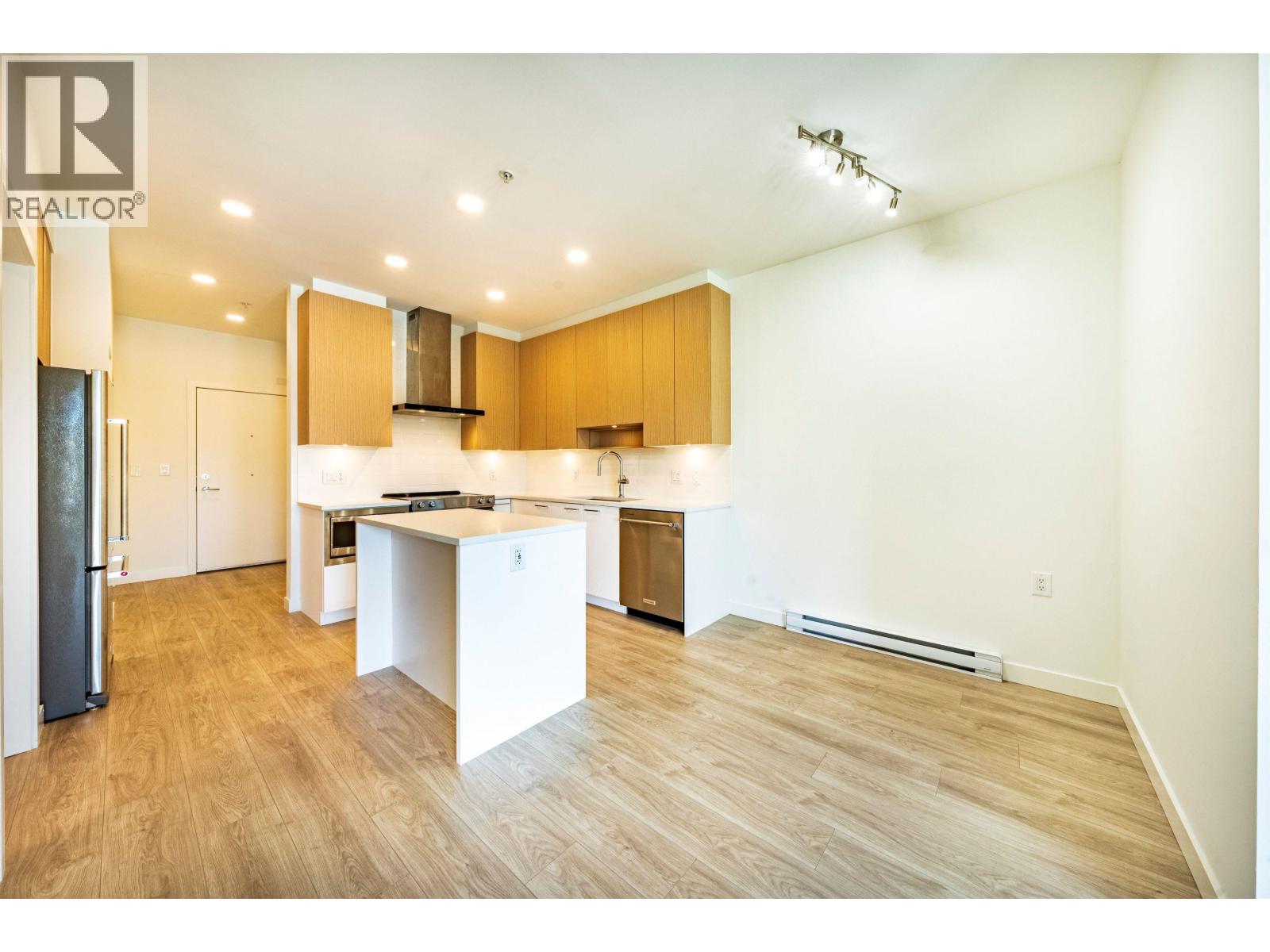 406 7599 15th Street, Burnaby, British Columbia V3N 0H9 - Photo 8 - R3138273
