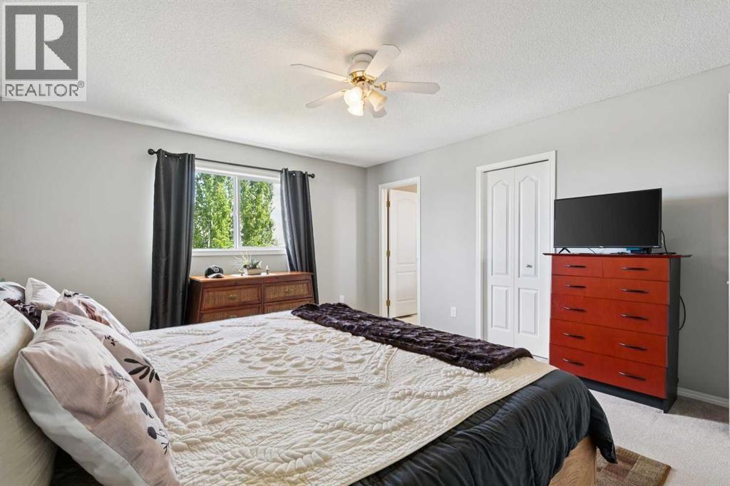 18 Bridlewood Way SW, Calgary, Alberta  T2Y 3R5 - Photo 17 - A2318296