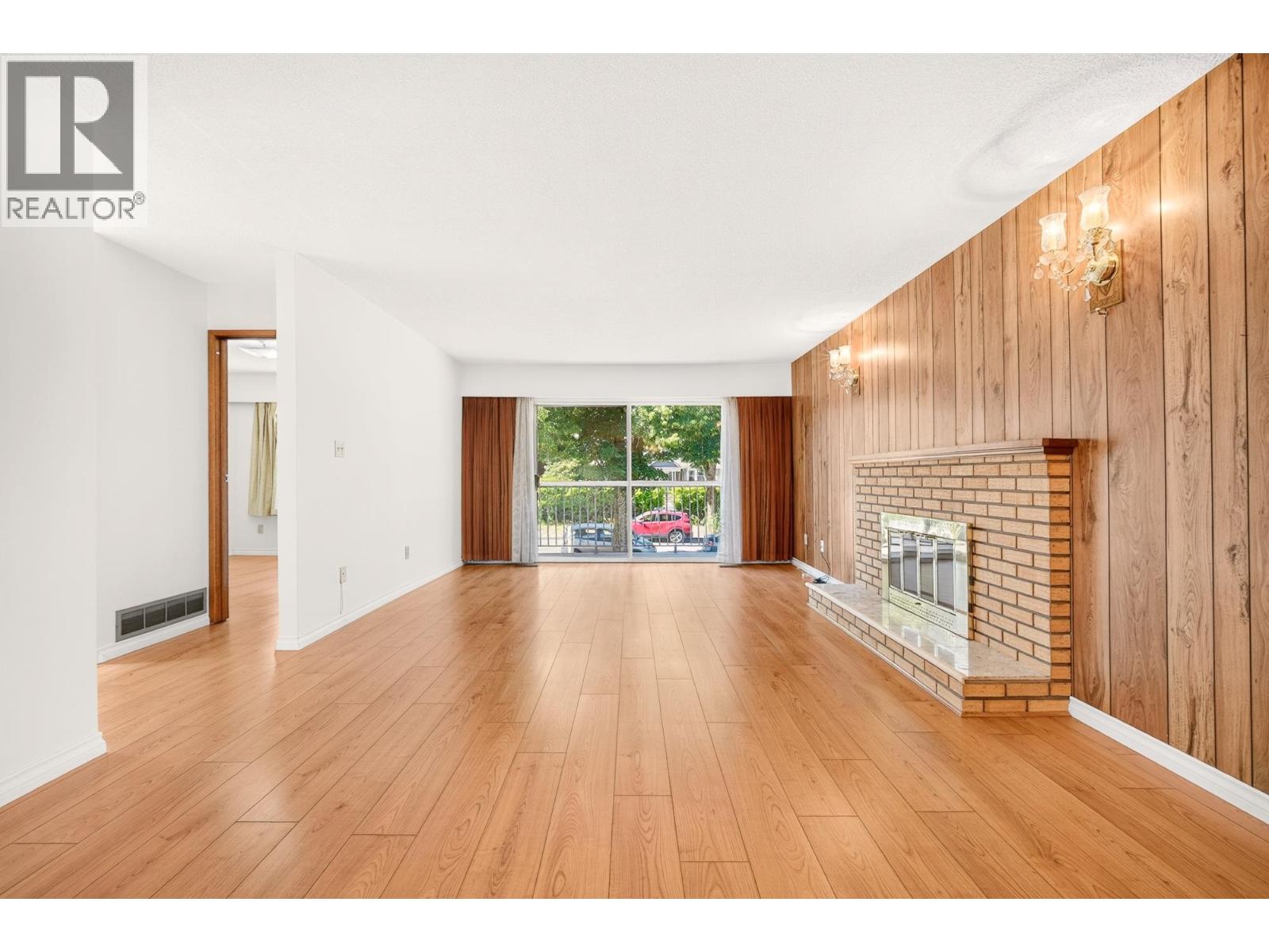 2463 Galt Street, Vancouver, British Columbia  V5R 2R8 - Photo 3 - R3138321