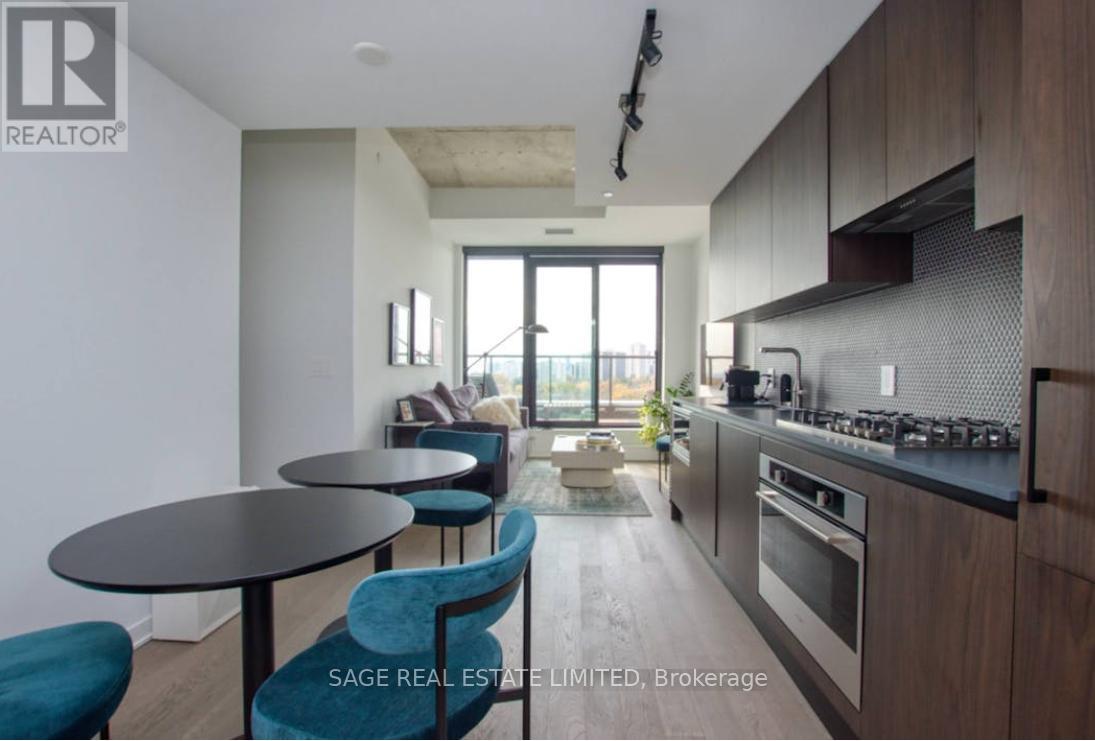 801 - 2720 DUNDAS STREET W, Toronto, Ontario