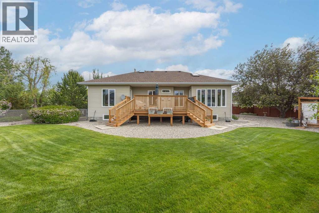 116 Birch Bay, Vulcan, Alberta  T0L 2B0 - Photo 3 - A2323195
