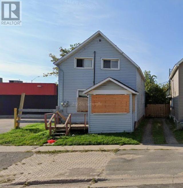 21 Cathcart St, Sault Ste. Marie, Ontario  P6A 1C9 - Photo 2 - SM260157