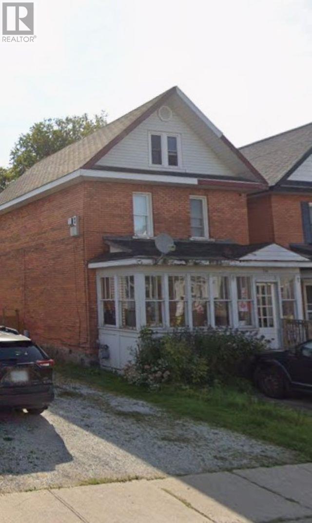 246 St. James St, Sault Ste. Marie, Ontario  P6A 1P6 - Photo 2 - SM260170