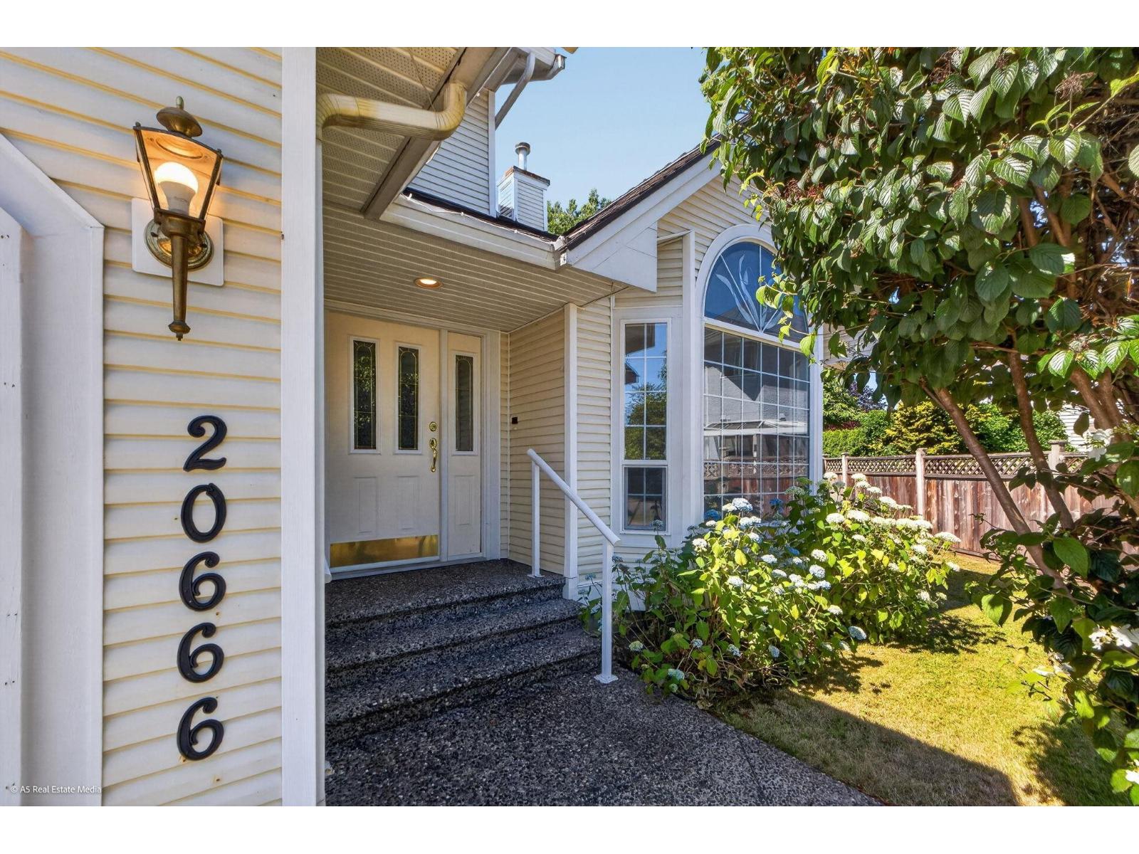 20666 90a Avenue, Langley, British Columbia  V1M 2N2 - Photo 3 - R3137653