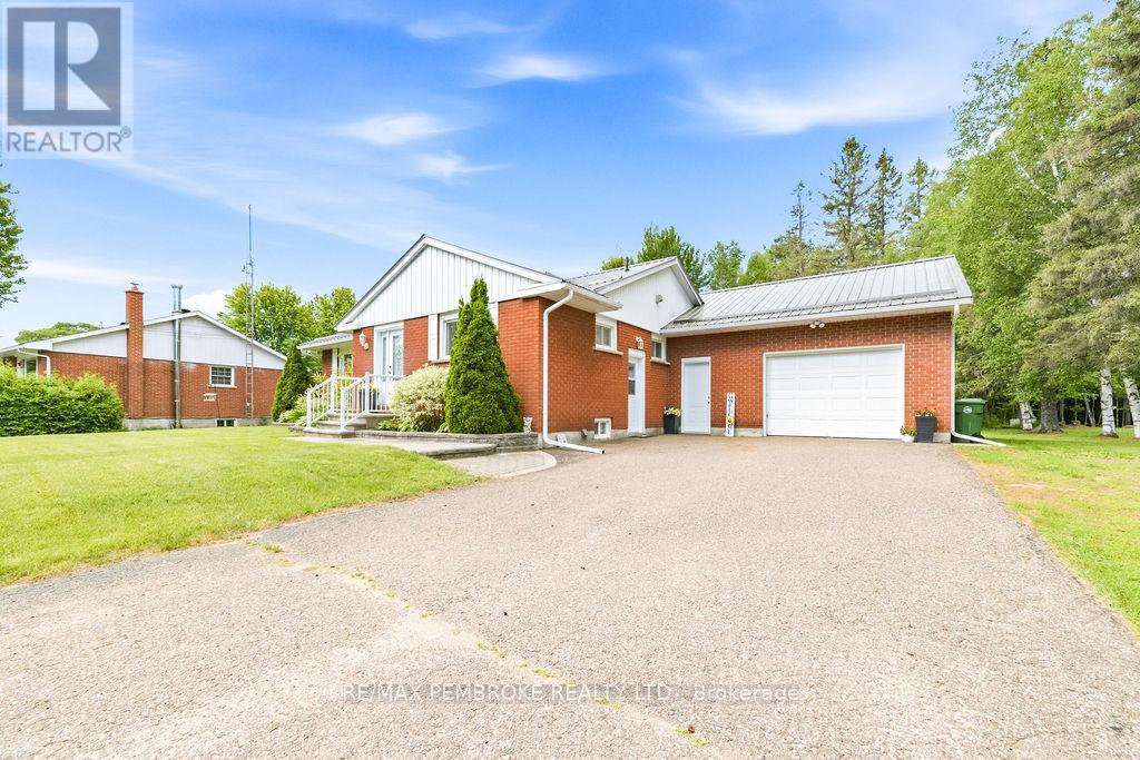 92 Ken Avenue, Laurentian Valley, Ontario  K8A 6W5 - Photo 2 - X13475580