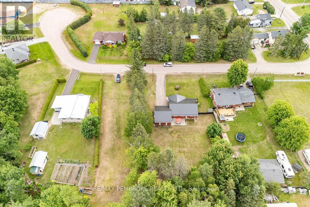 92 Ken Avenue, Laurentian Valley, Ontario  K8A 6W5 - Photo 32 - X13475580