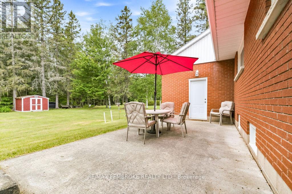 92 Ken Avenue, Laurentian Valley, Ontario  K8A 6W5 - Photo 35 - X13475580