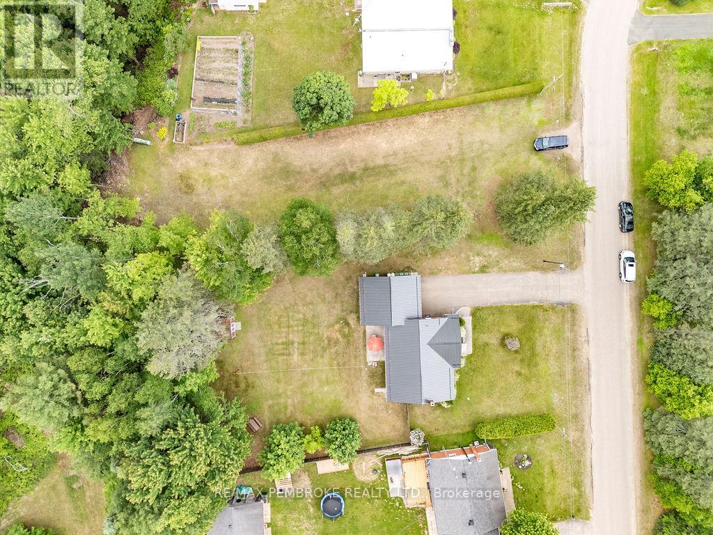 92 Ken Avenue, Laurentian Valley, Ontario  K8A 6W5 - Photo 6 - X13475580