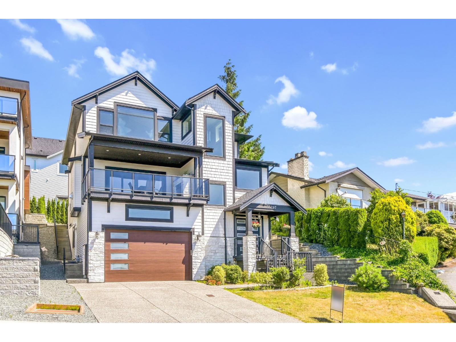 33797 Knight Avenue, Mission, British Columbia  V2V 7C7 - Photo 2 - R3137782
