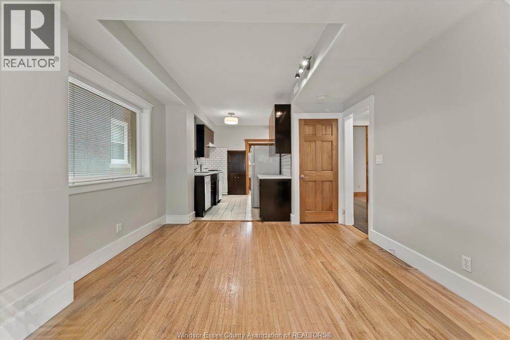 537 Mcewan Avenue, Windsor, Ontario  N9B 2E7 - Photo 9 - 26014649