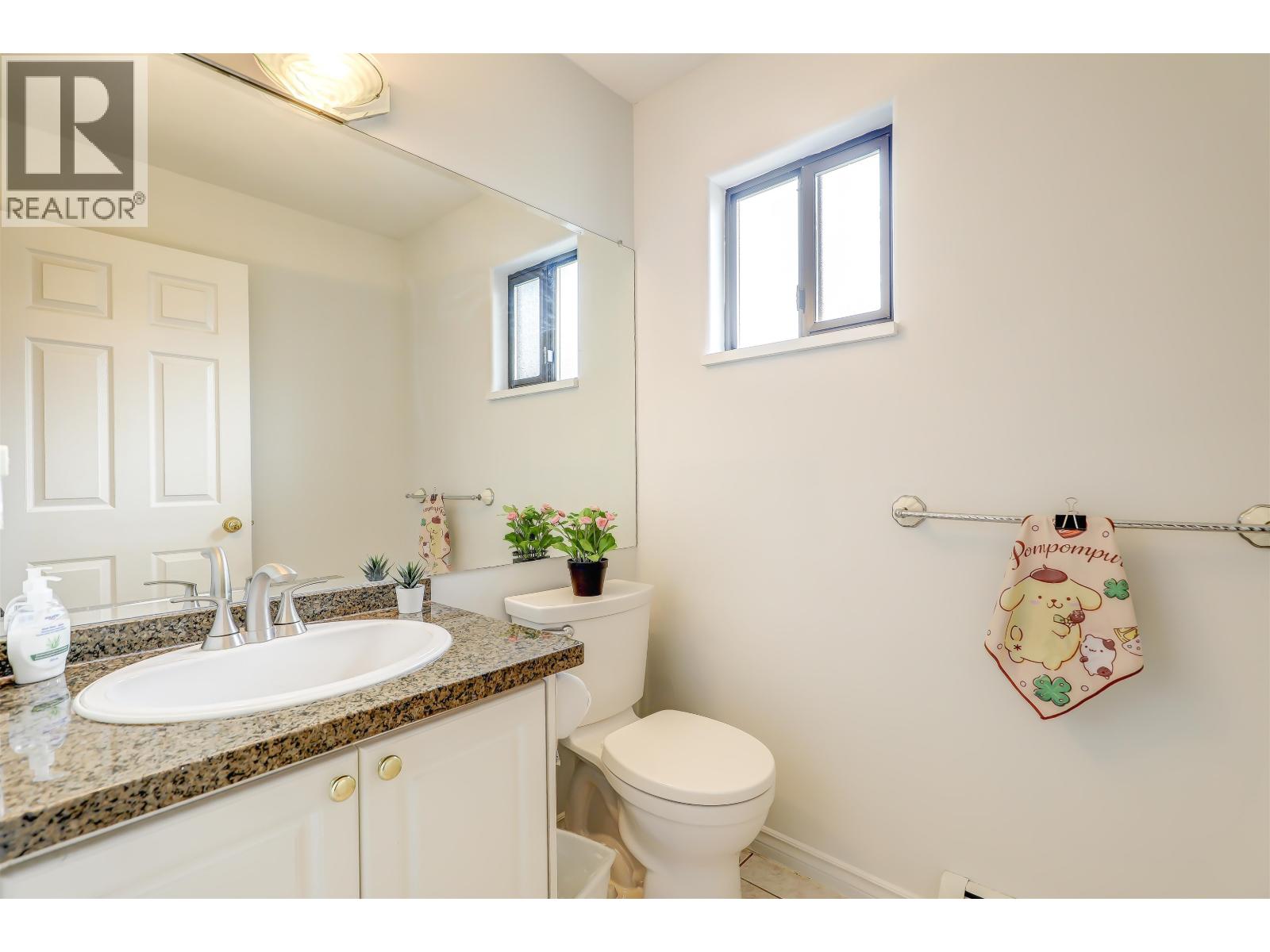 4723 Village Drive, Burnaby, British Columbia  V5G 4V7 - Photo 23 - R3138346