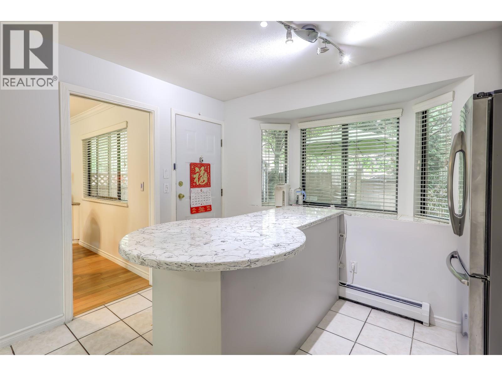4723 Village Drive, Burnaby, British Columbia  V5G 4V7 - Photo 14 - R3138346