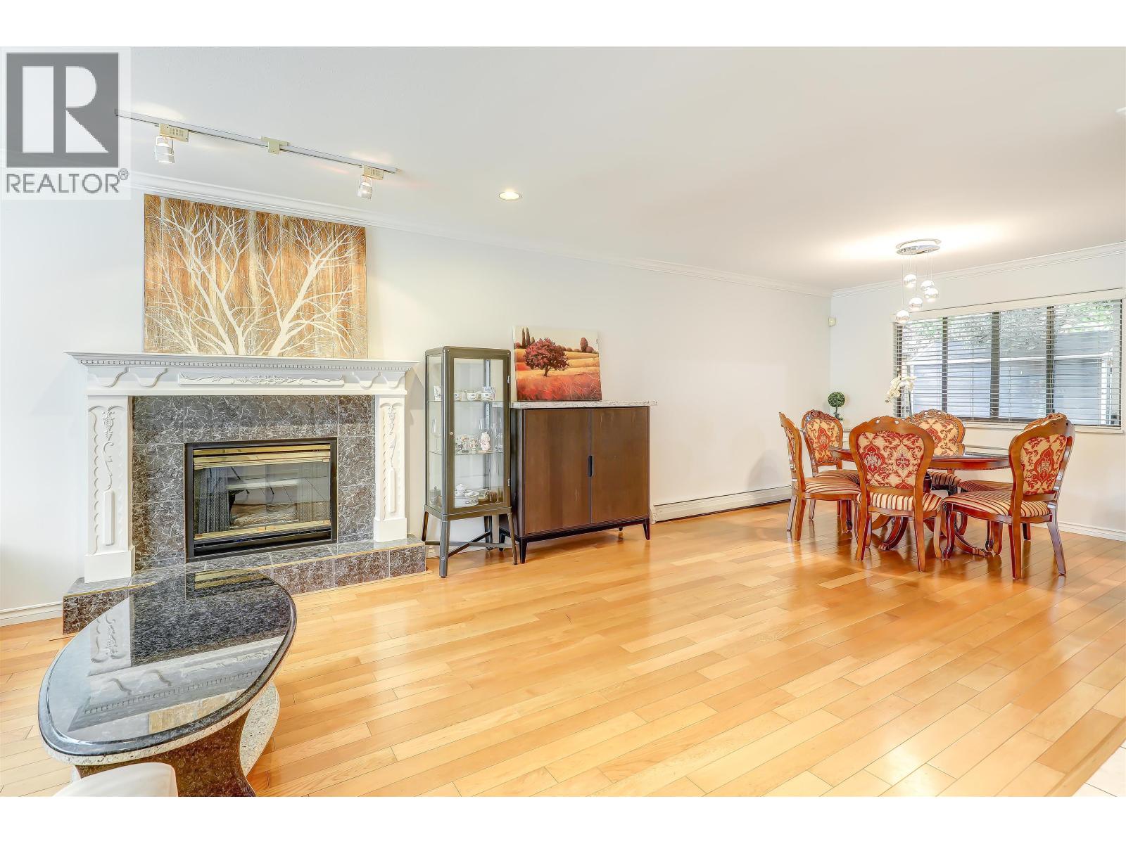 4723 Village Drive, Burnaby, British Columbia  V5G 4V7 - Photo 6 - R3138346