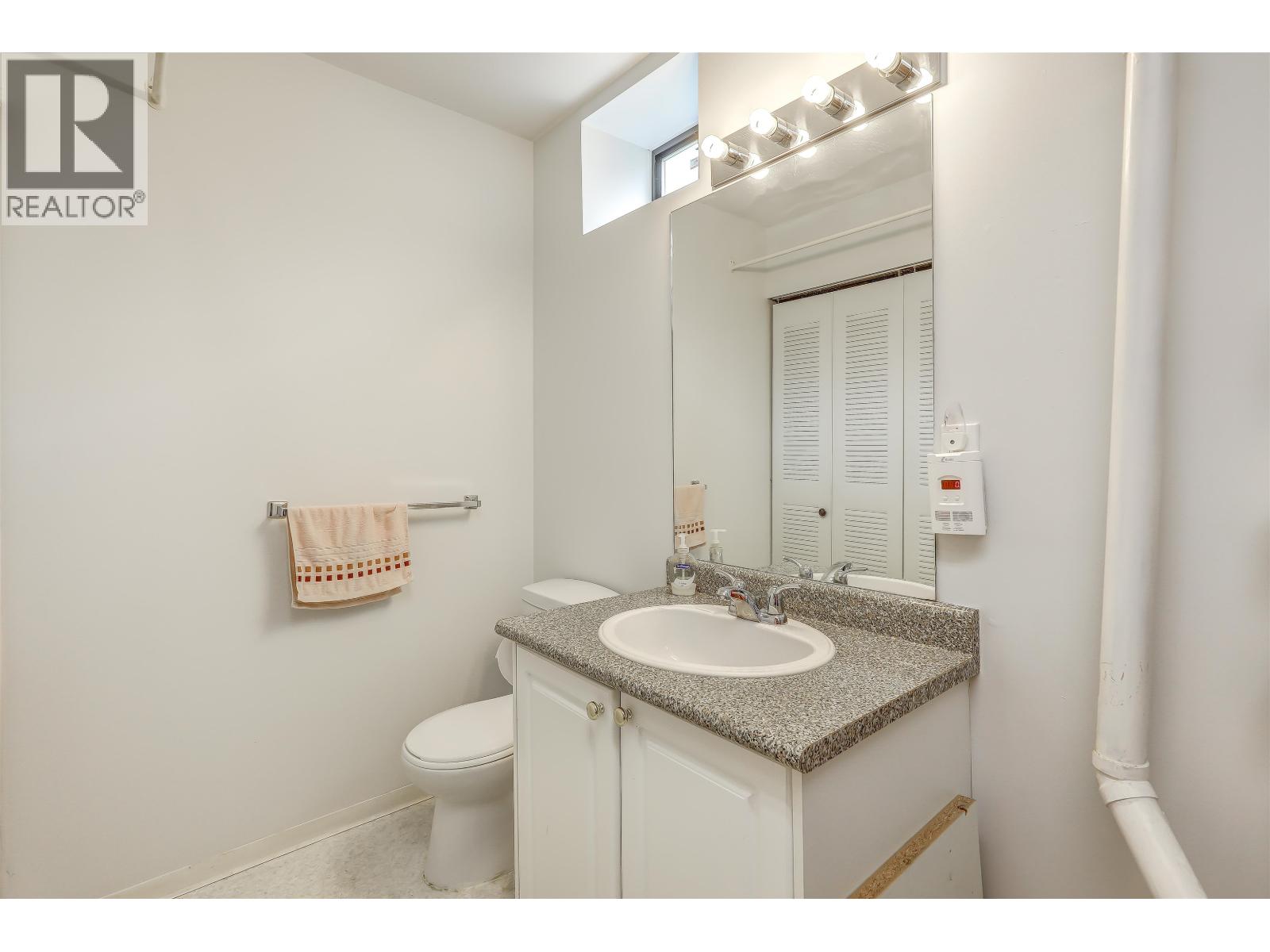 4723 Village Drive, Burnaby, British Columbia  V5G 4V7 - Photo 29 - R3138346