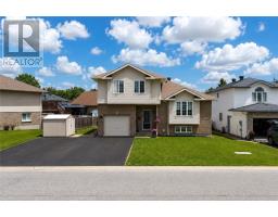214 Ravina Ave, Garson, Ontario