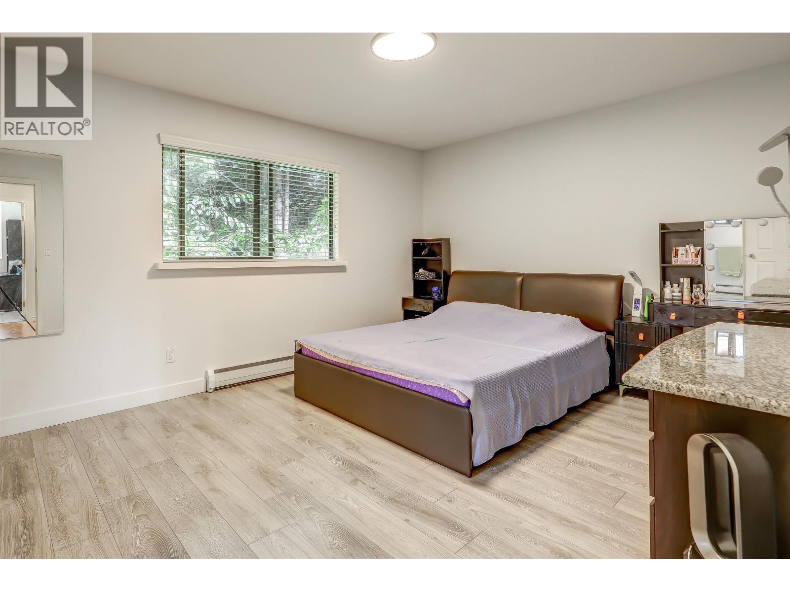 4723 Village Drive, Burnaby, British Columbia  V5G 4V7 - Photo 16 - R3138346