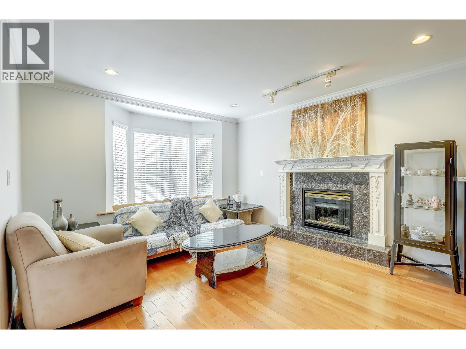 4723 Village Drive, Burnaby, British Columbia  V5G 4V7 - Photo 1 - R3138346