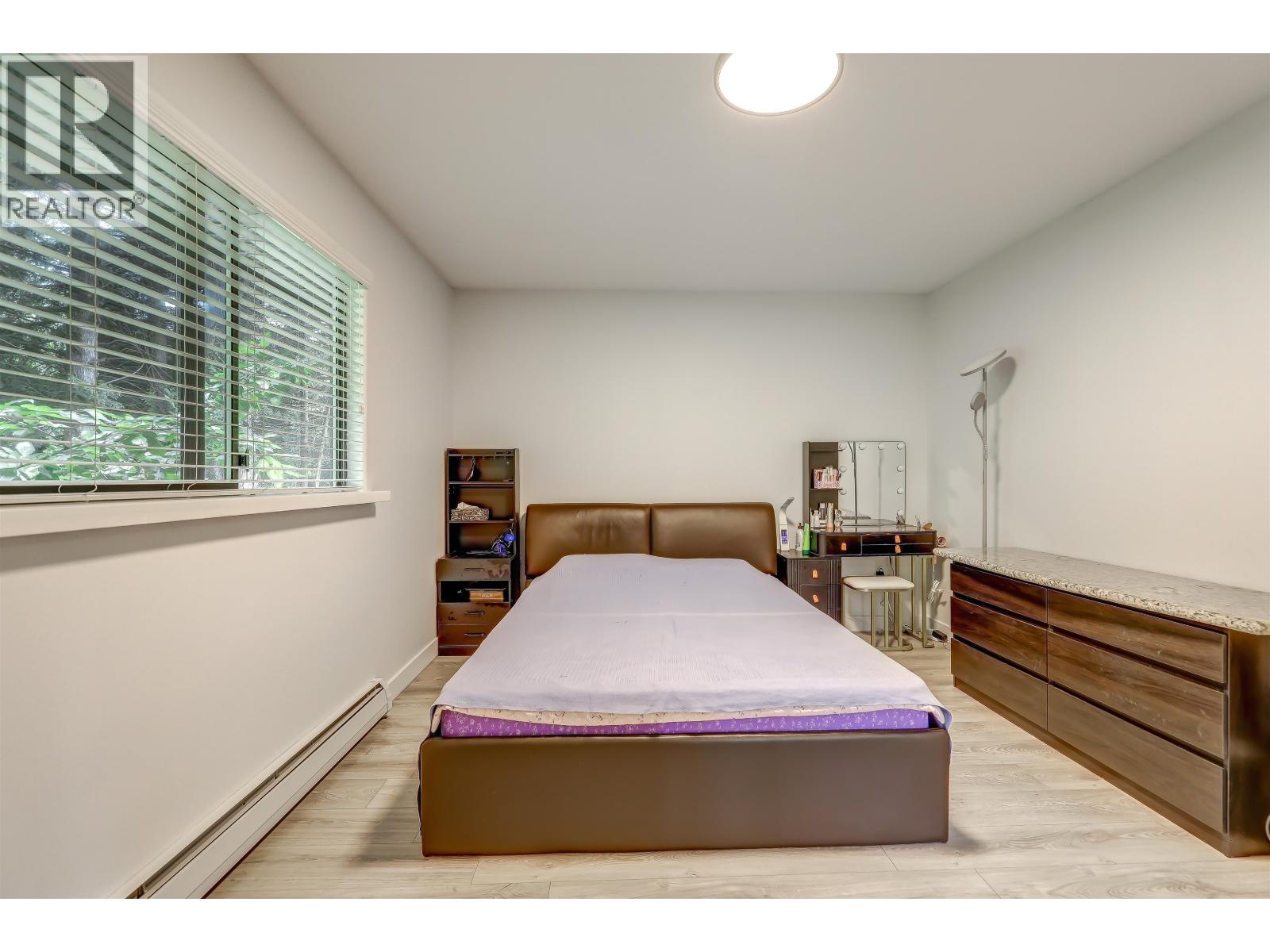 4723 Village Drive, Burnaby, British Columbia  V5G 4V7 - Photo 17 - R3138346