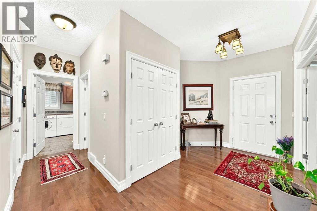 1748 Hidden Creek Way NW, Calgary, Alberta  T3A 6H5 - Photo 27 - A2322225