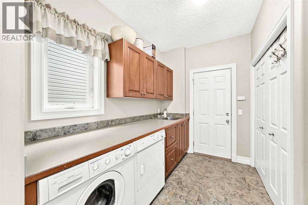 1748 Hidden Creek Way NW, Calgary, Alberta  T3A 6H5 - Photo 24 - A2322225