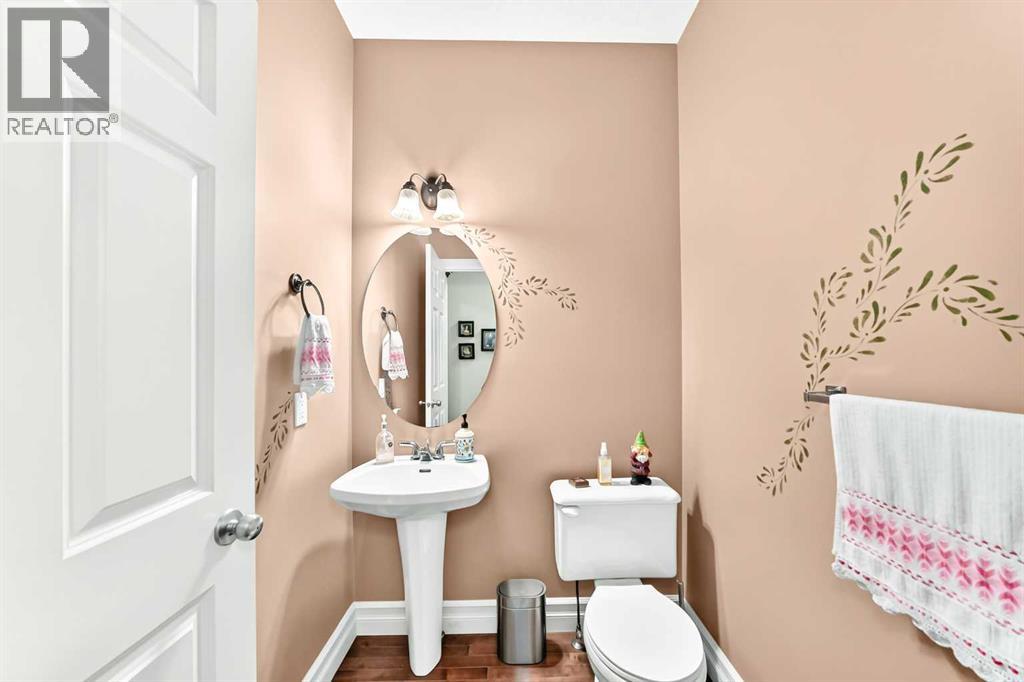 1748 Hidden Creek Way NW, Calgary, Alberta  T3A 6H5 - Photo 21 - A2322225