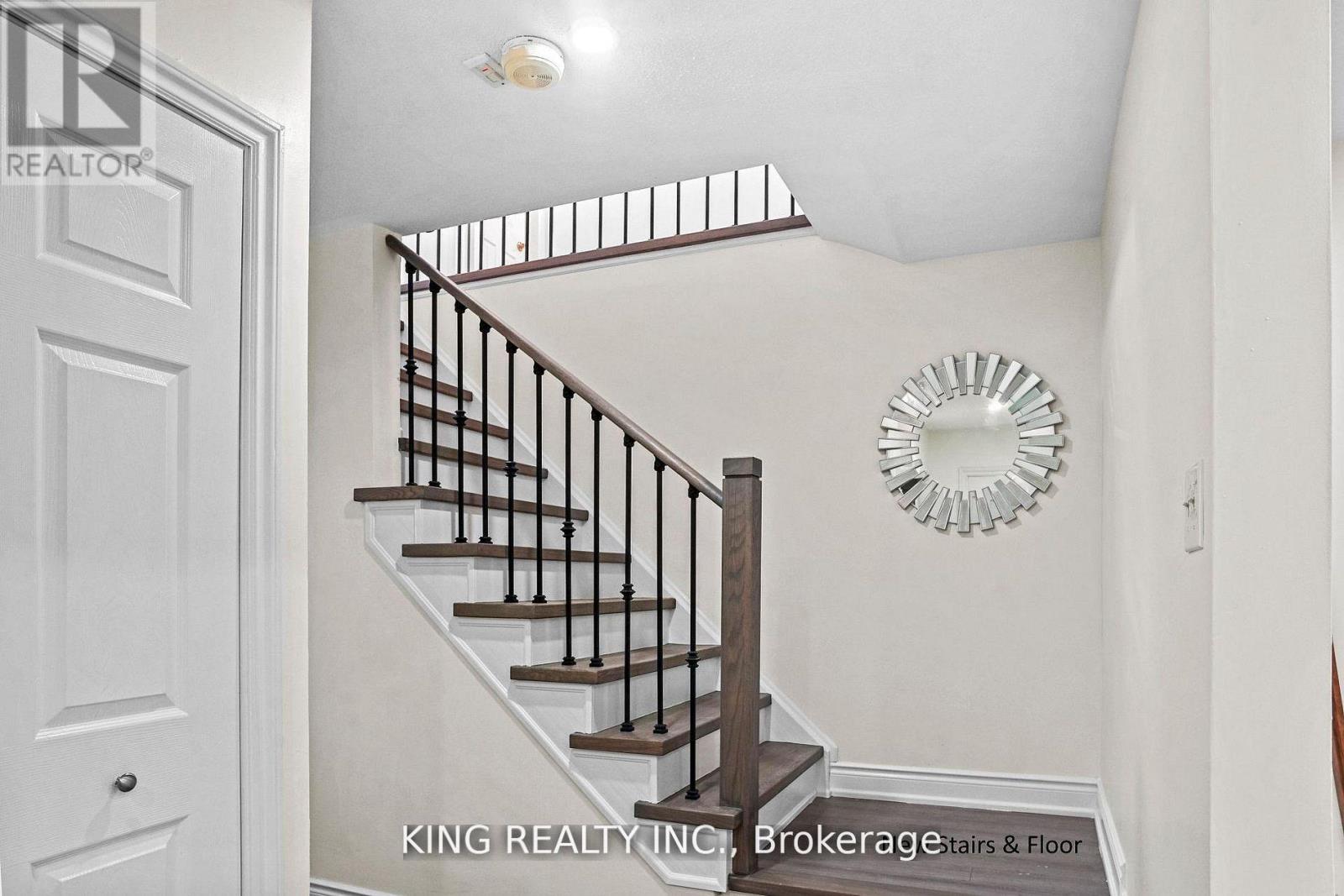 16 Wimbledon Court, Brampton, Ontario  L6V 2S4 - Photo 9 - W13475656