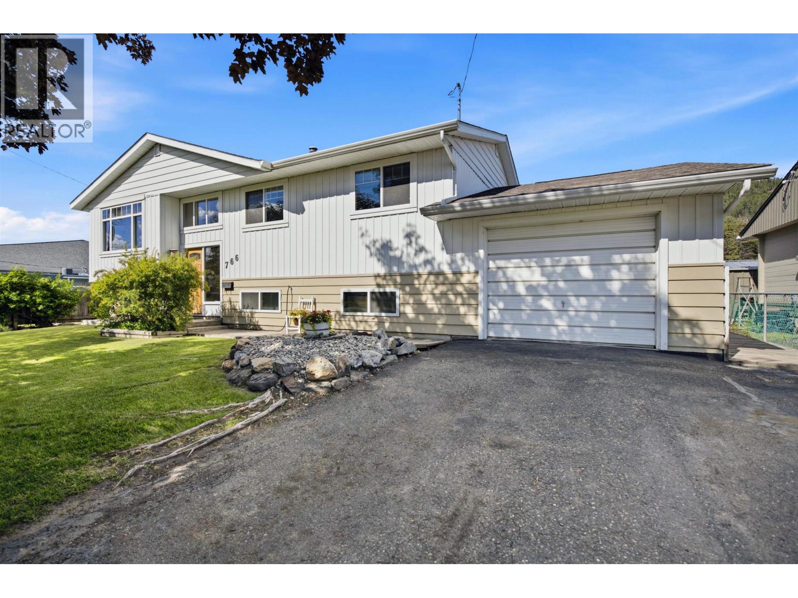 766 N Ninth Avenue, Williams Lake, British Columbia  V2G 2K8 - Photo 1 - R3138344