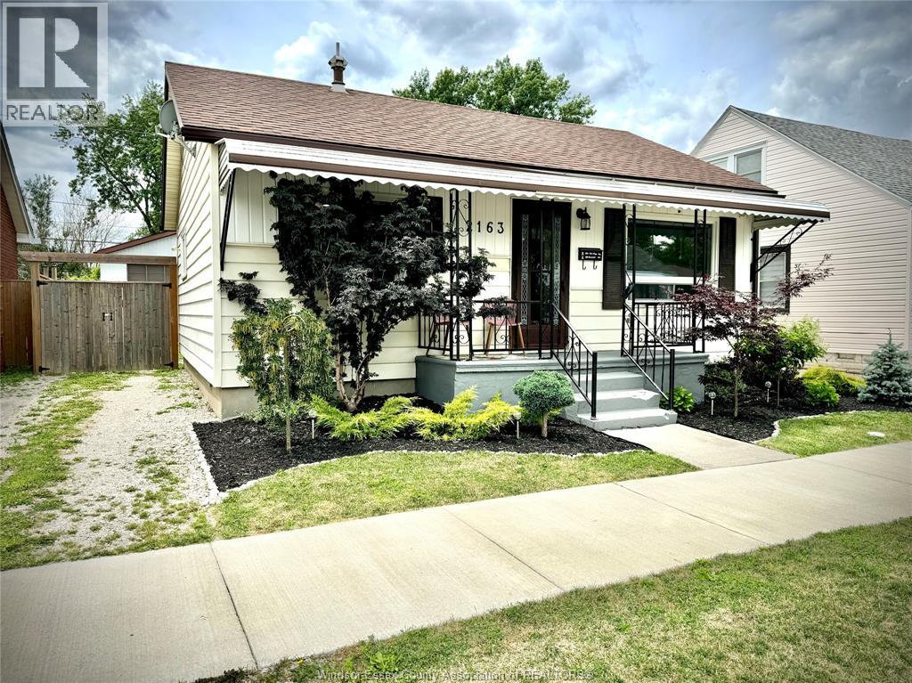 2163 Wellesley Avenue, Windsor, Ontario  N8W 2E8 - Photo 3 - 26014824