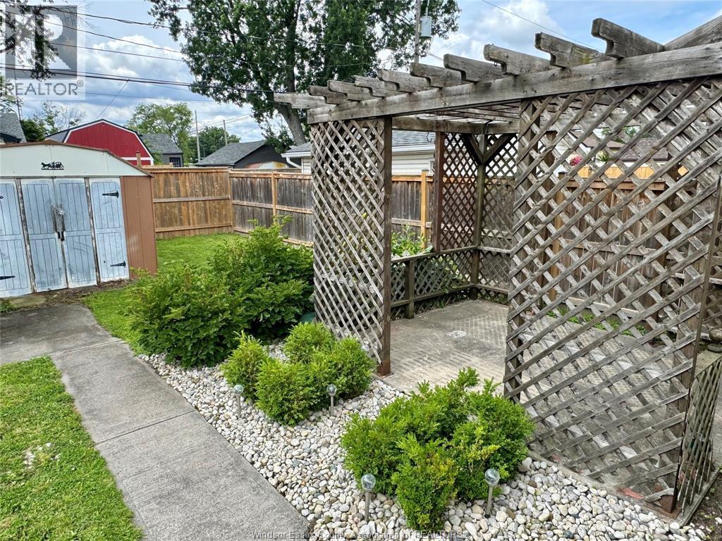2163 Wellesley Avenue, Windsor, Ontario  N8W 2E8 - Photo 36 - 26014824