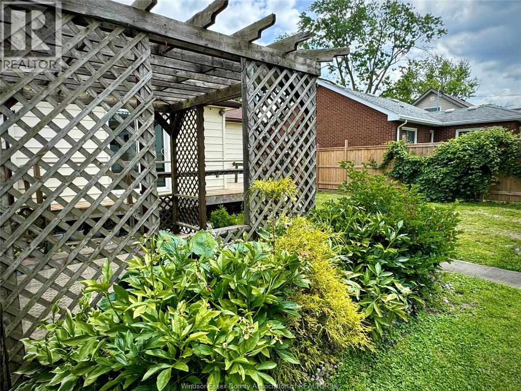 2163 Wellesley Avenue, Windsor, Ontario  N8W 2E8 - Photo 40 - 26014824