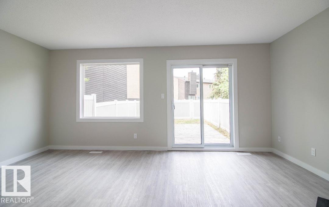 3129 139 Av NW, Edmonton, Alberta T5Y 1R4 - Photo 3 - E4491831