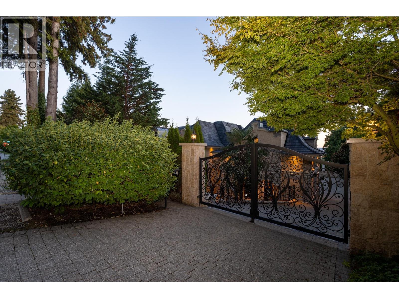 2912 Mathers Avenue, West Vancouver, British Columbia  V7V 2K1 - Photo 2 - R3138433