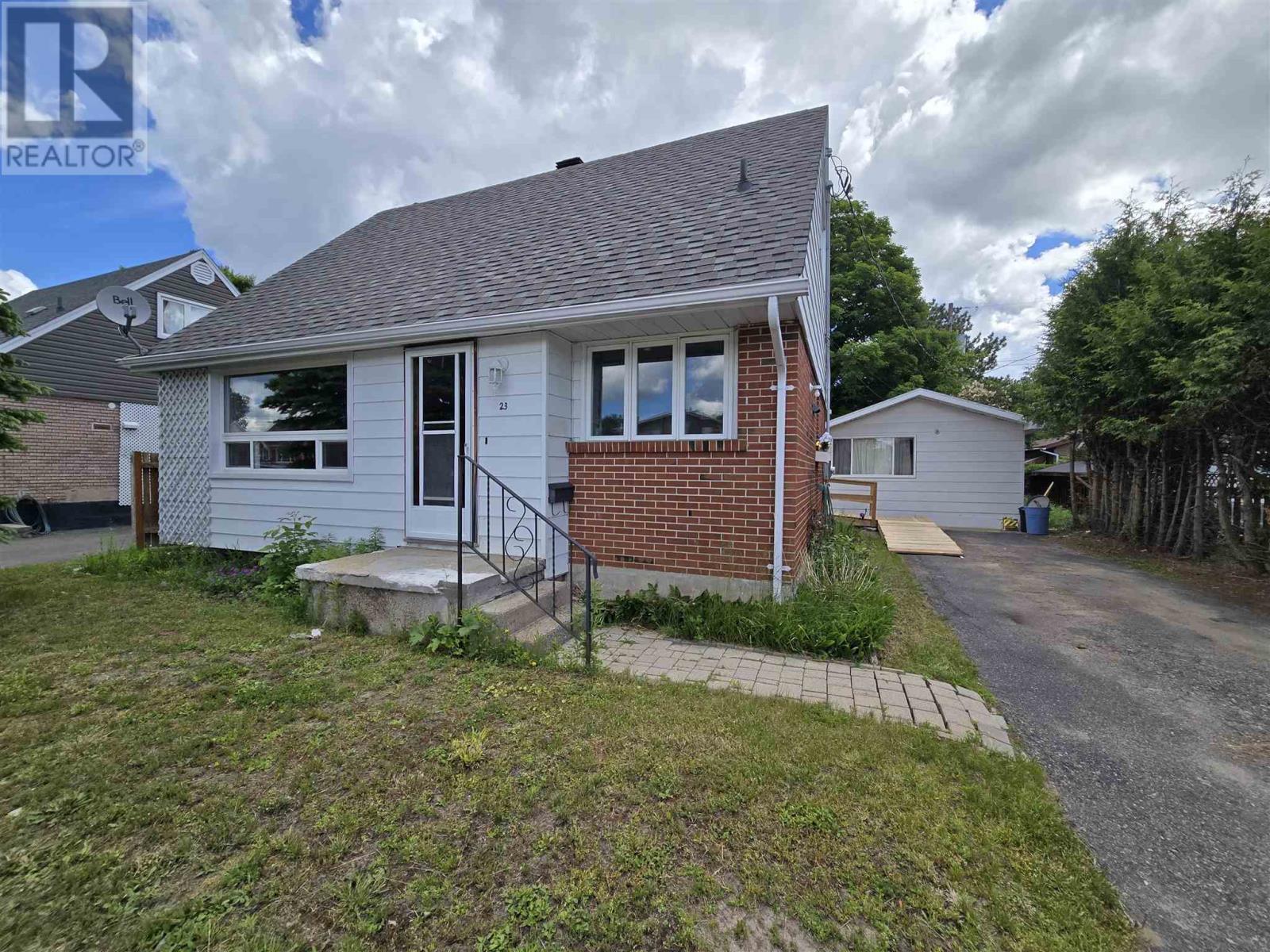 23 Blackwell RD, Elliot Lake, Ontario