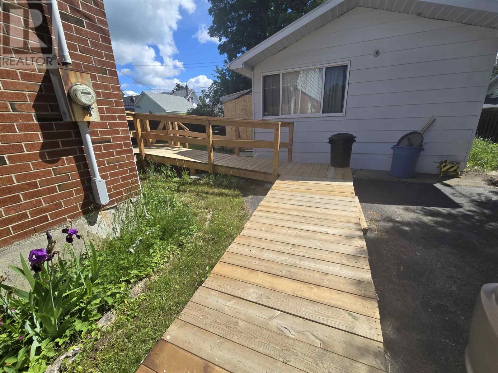 23 Blackwell Rd, Elliot Lake, Ontario  P5A 2G4 - Photo 15 - SM261549