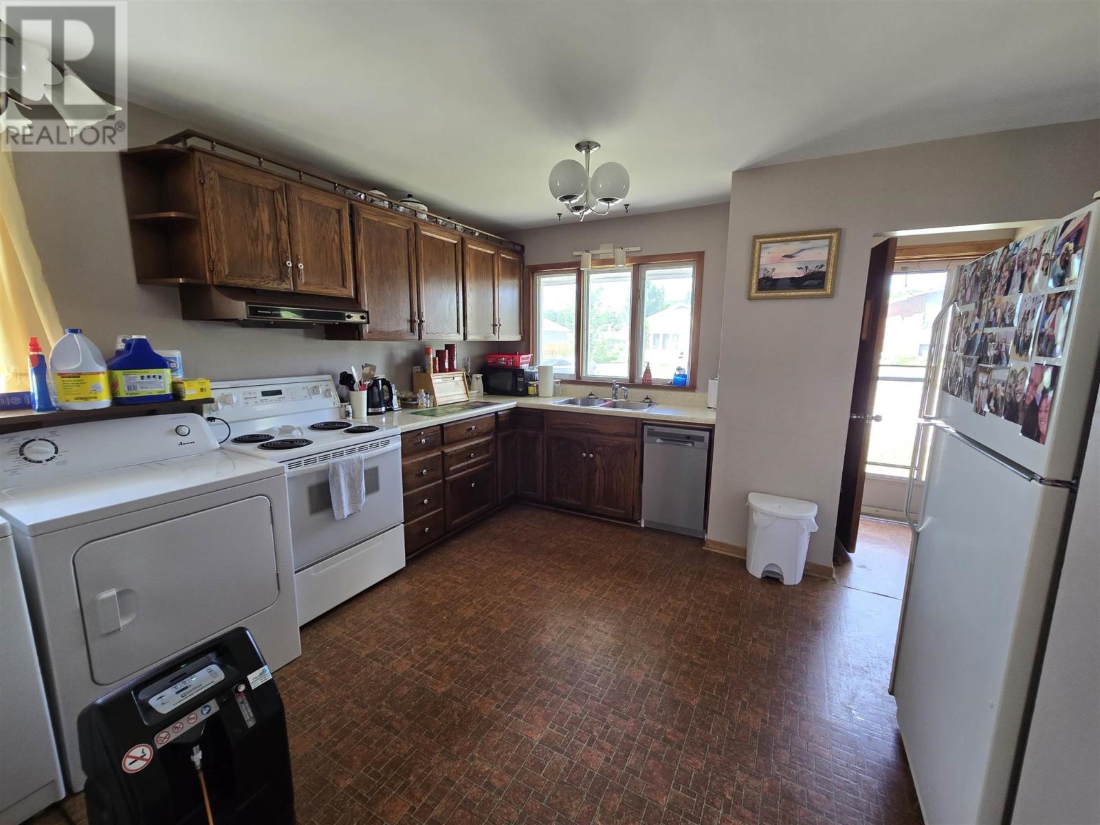 23 Blackwell Rd, Elliot Lake, Ontario  P5A 2G4 - Photo 5 - SM261549