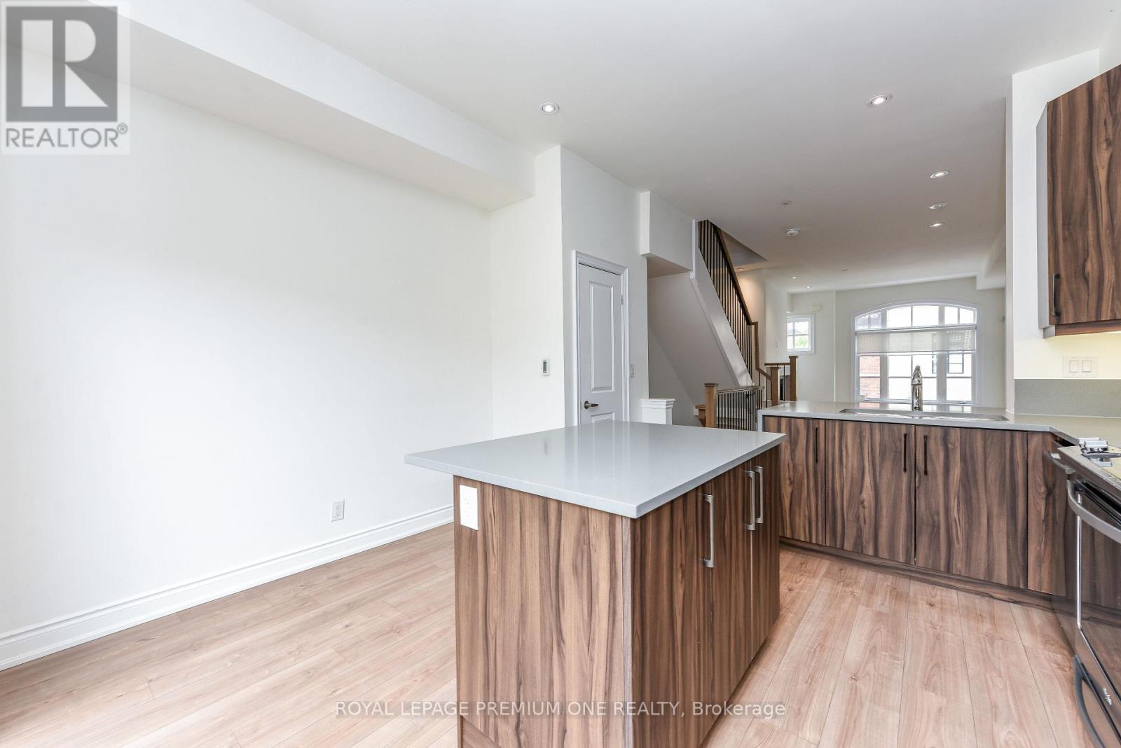 33 Salvador Allende Court, Toronto, Ontario  M6G 0A3 - Photo 15 - C13240408
