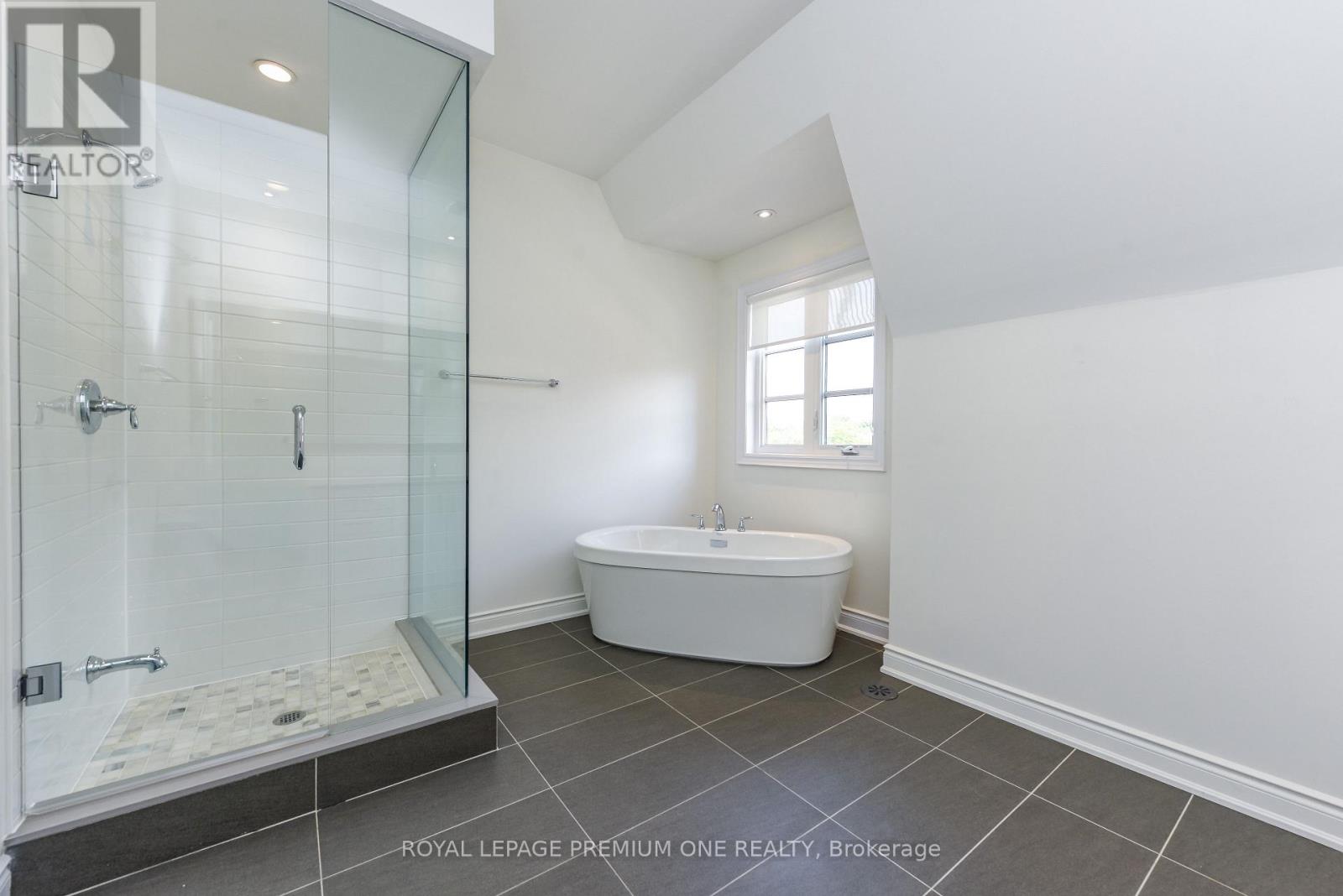 33 Salvador Allende Court, Toronto, Ontario  M6G 0A3 - Photo 19 - C13240408