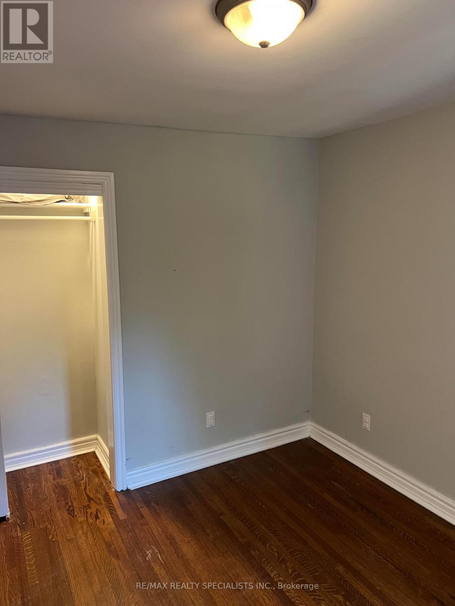 121 Maplewood Avenue, Toronto, Ontario  M6C 1J7 - Photo 7 - C13436844